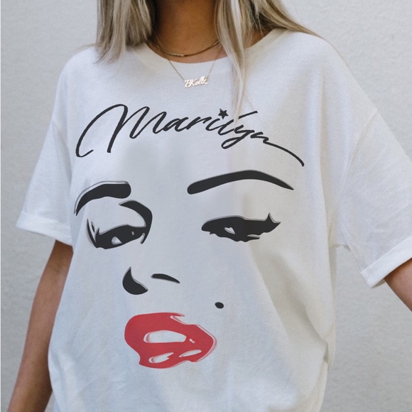 NWT The Laundry Room Marilyn Monroe Staredown Oversized Tee White Medium - Picture 2 of 2
